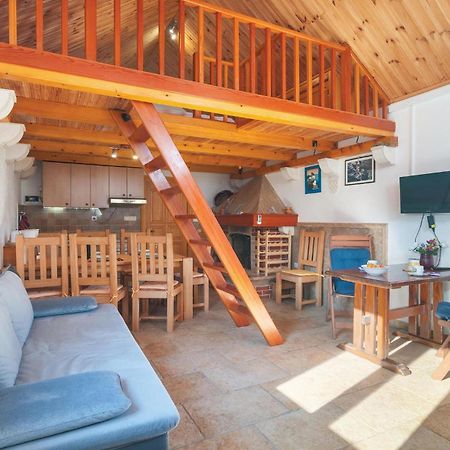 1 Bedroom Awesome Home In بوستيرا المظهر الخارجي الصورة