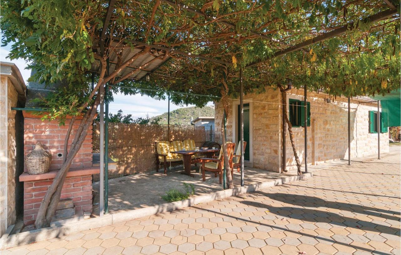 1 Bedroom Awesome Home In بوستيرا المظهر الخارجي الصورة