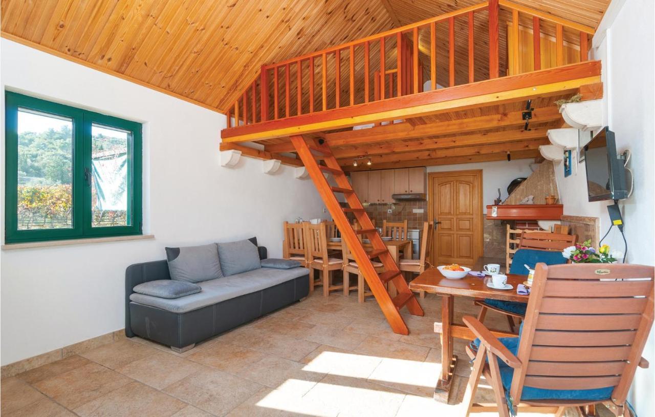1 Bedroom Awesome Home In بوستيرا المظهر الخارجي الصورة